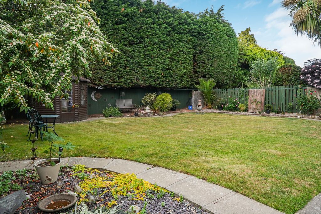 Property photo 3 of 34