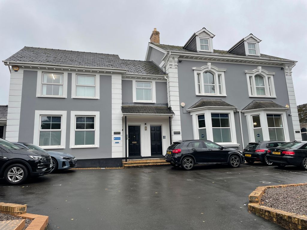 Property photo 1 of 3