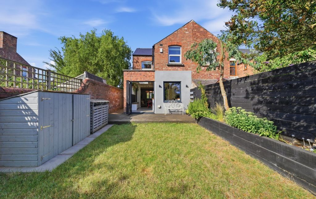 Property photo 2 of 19 Picture No. 11