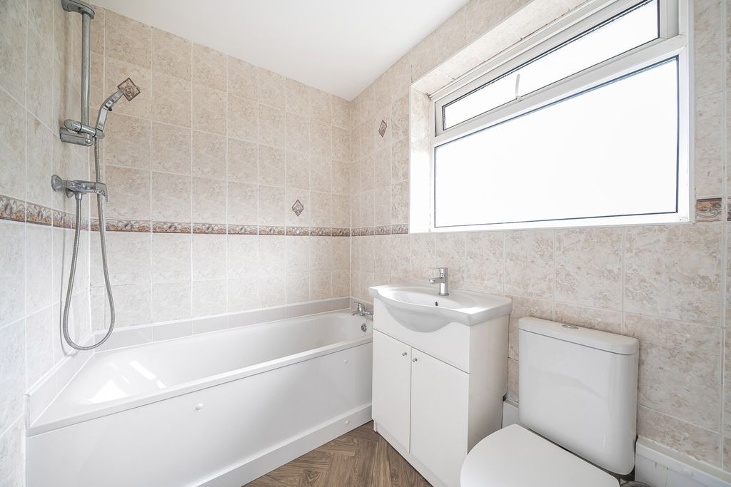 Property photo 3 of 12 1345497-6-68Af196...