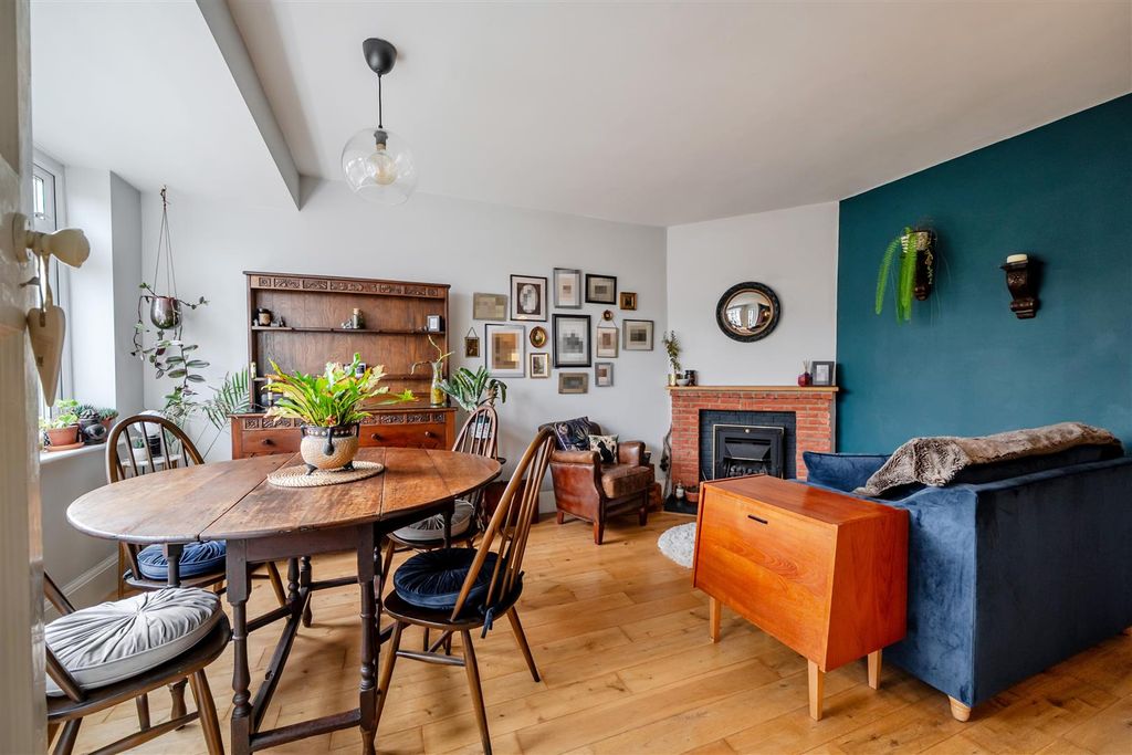 Property photo 2 of 21 1419242-1-699Ec53B52349.Jpg