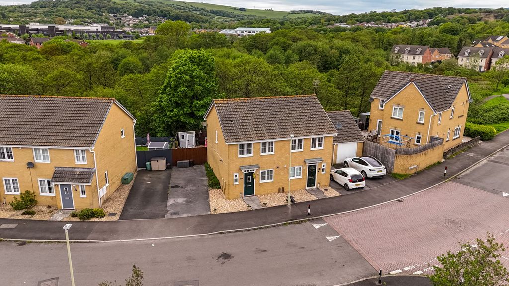 Property photo 1 of 33