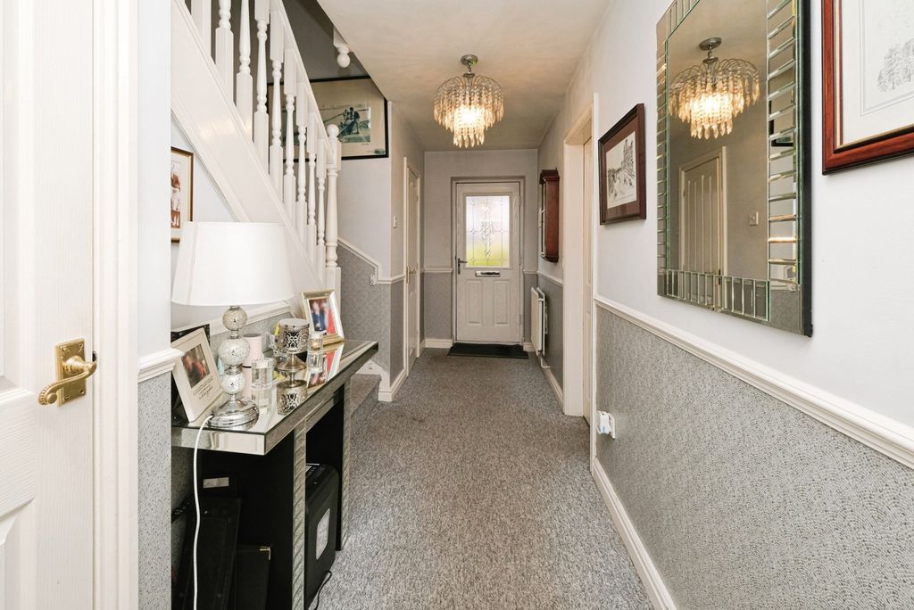Property photo 2 of 32 Pbox-Img.Jpg