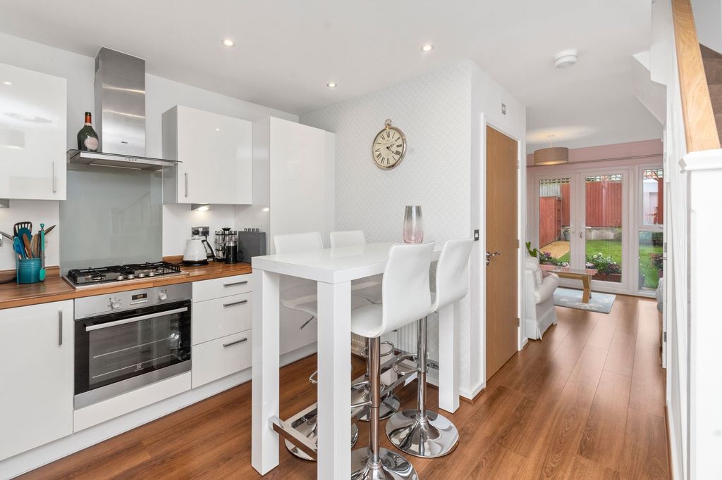 Property photo 2 of 29