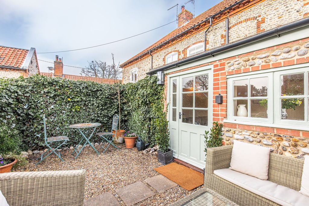 Property photo 2 of 15