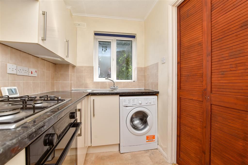 Property photo 3 of 12 Kitchen