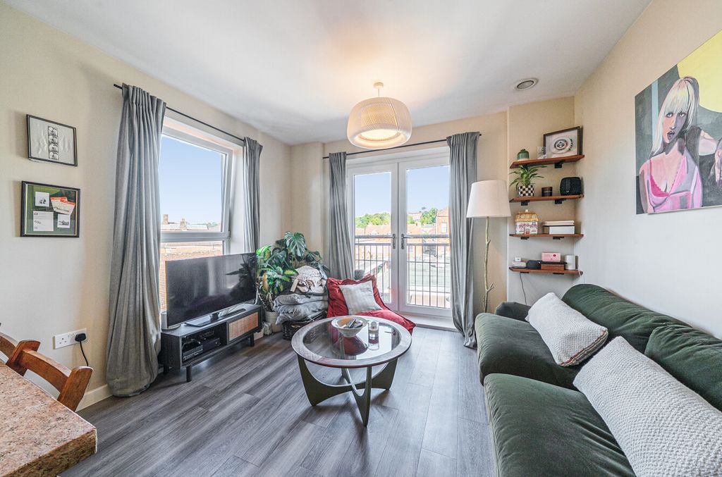 Property photo 2 of 12 23-6A744F6118603-...