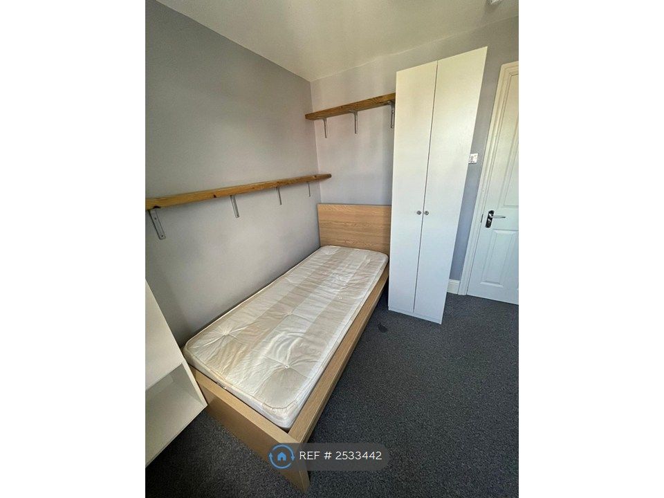 Property photo 3 of 24 Single Room - Loft  Space_Pic2