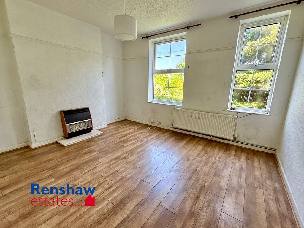 Property photo 3 of 18 L