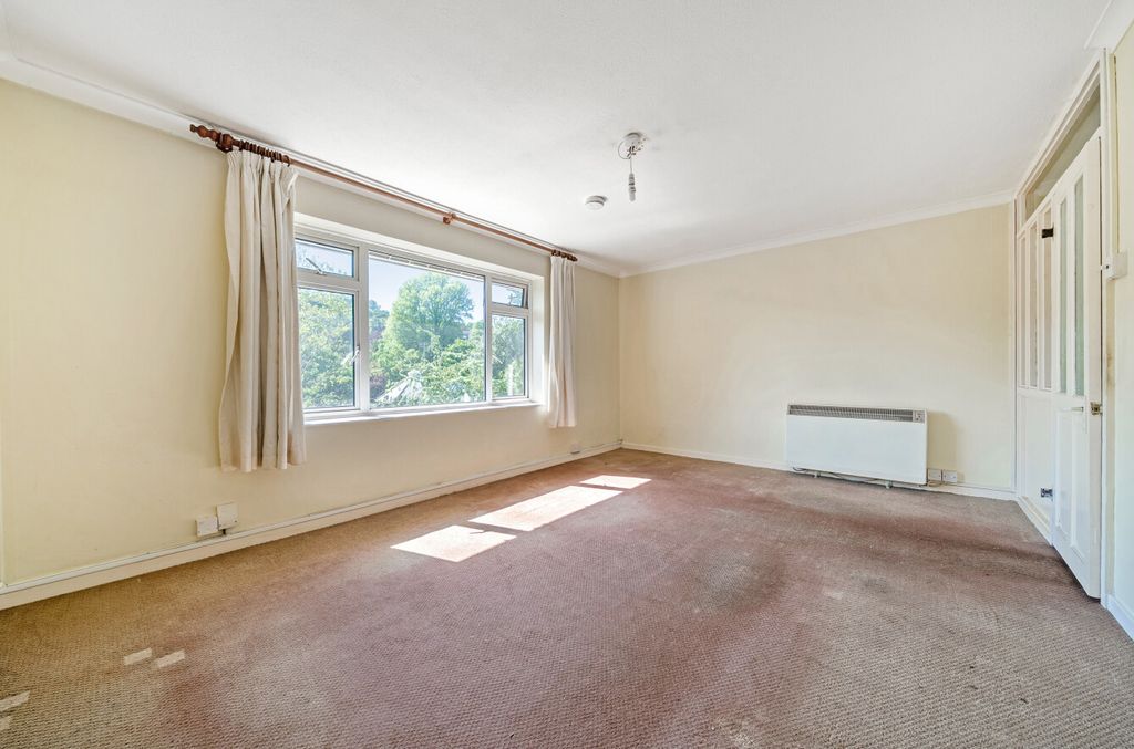 Property photo 3 of 14 1467809-3-6A1711c...
