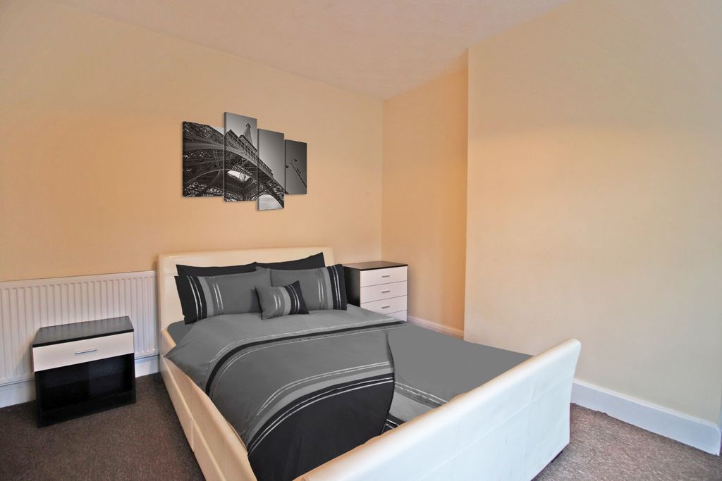 Property photo 1 of 3