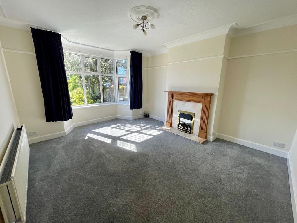 Property photo 3 of 16 Living Room.Jpg