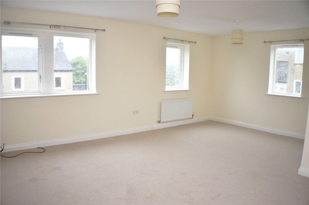 Property photo 3 of 13 Image