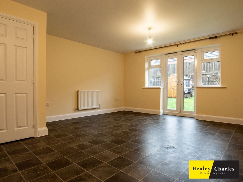 Property photo 2 of 10 Lounge