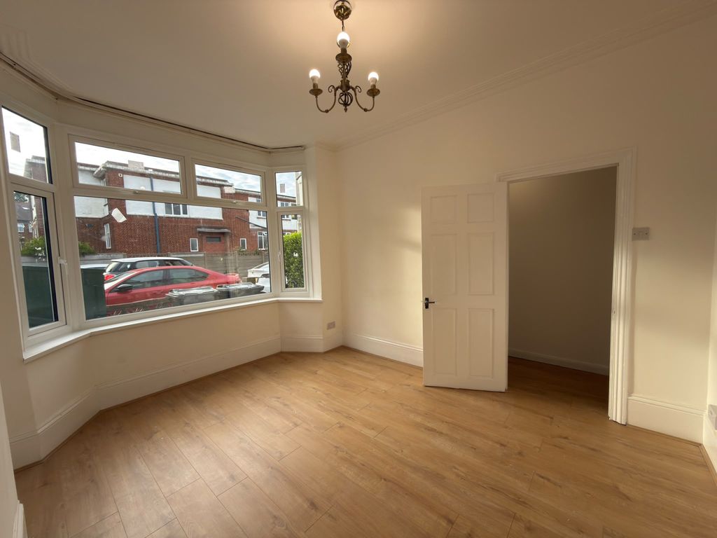 Property photo 2 of 11 Gallery