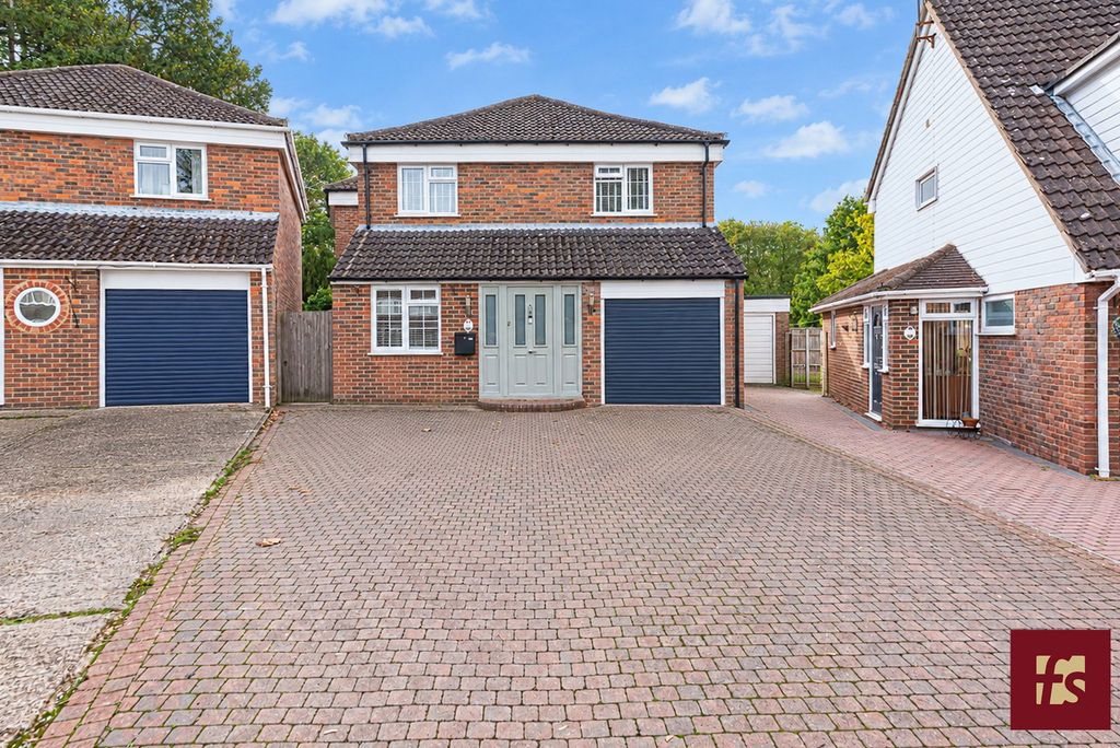 Property photo 1 of 27