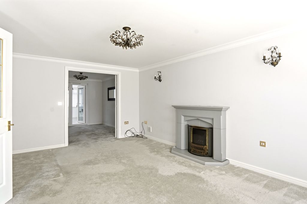 Property photo 3 of 17 Img001