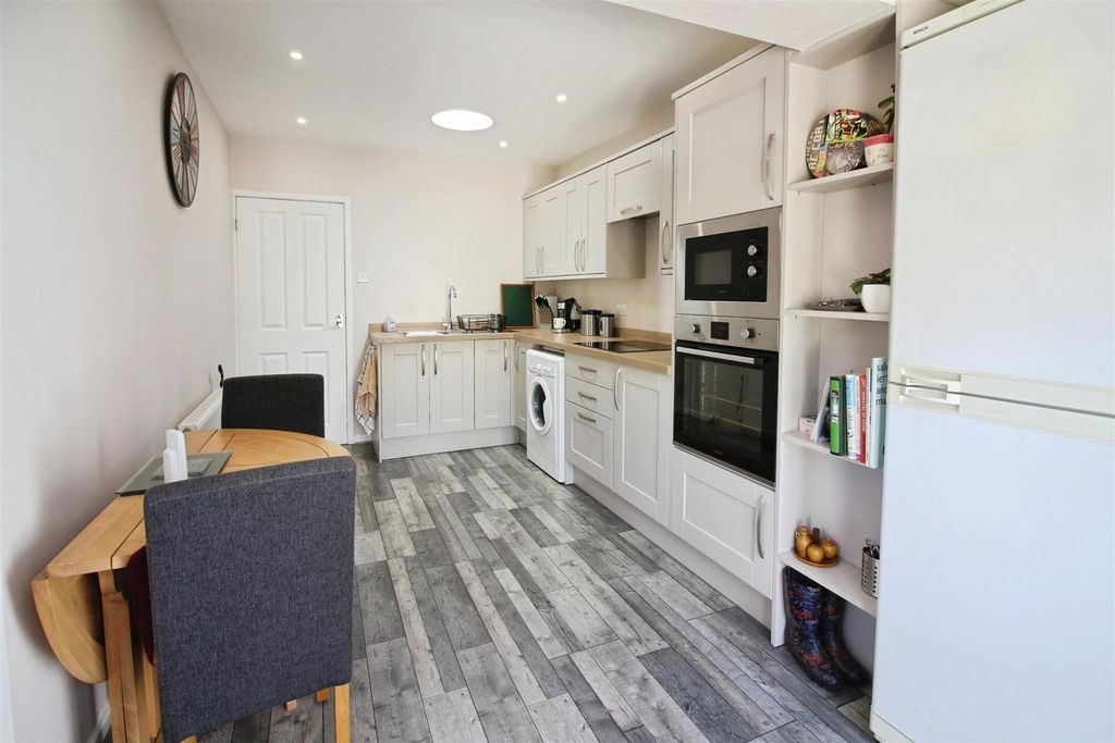 Property photo 3 of 14 Kitchen/Diner