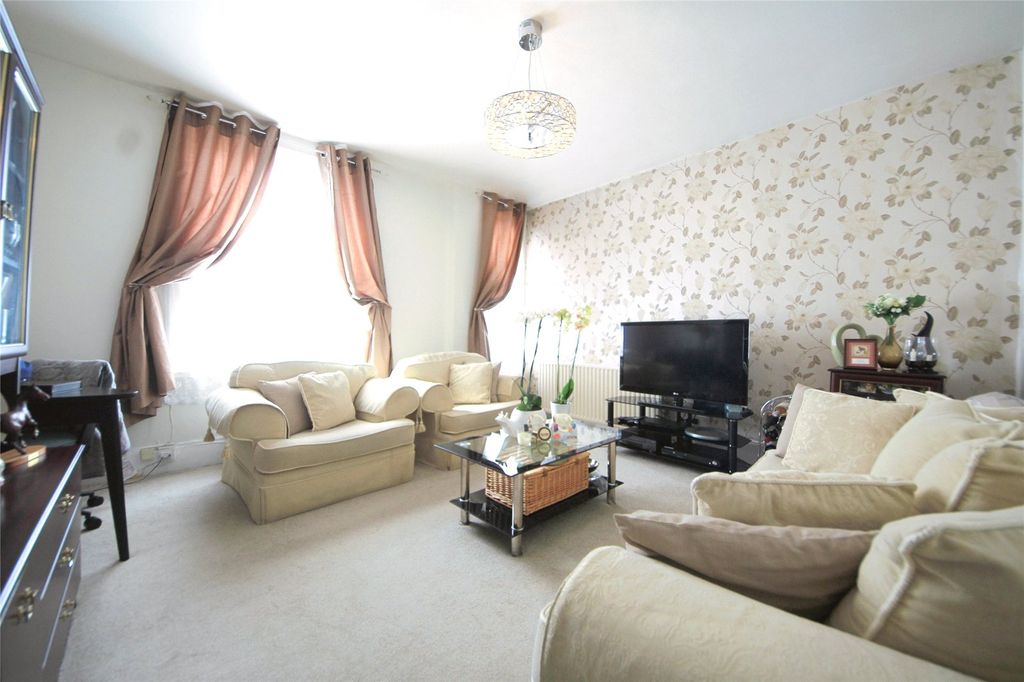 Property photo 3 of 27 Picture No. 18