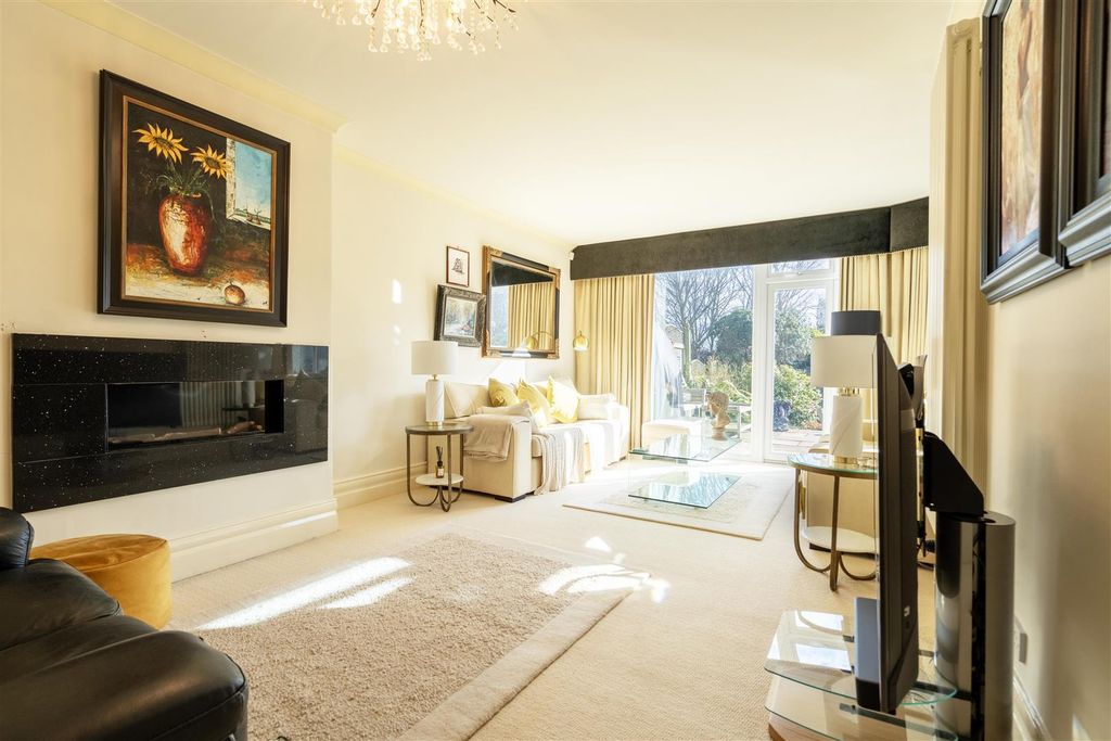 Property photo 2 of 12 Living Room