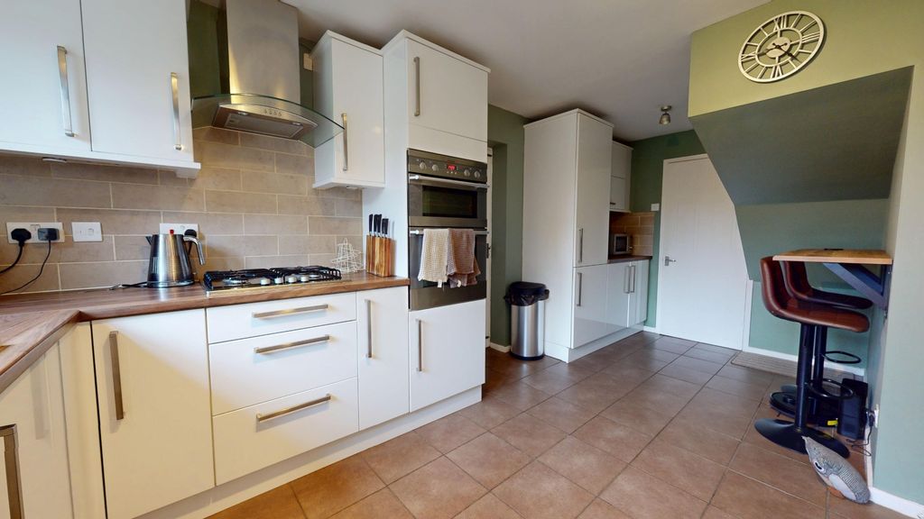 Property photo 2 of 21 4578875