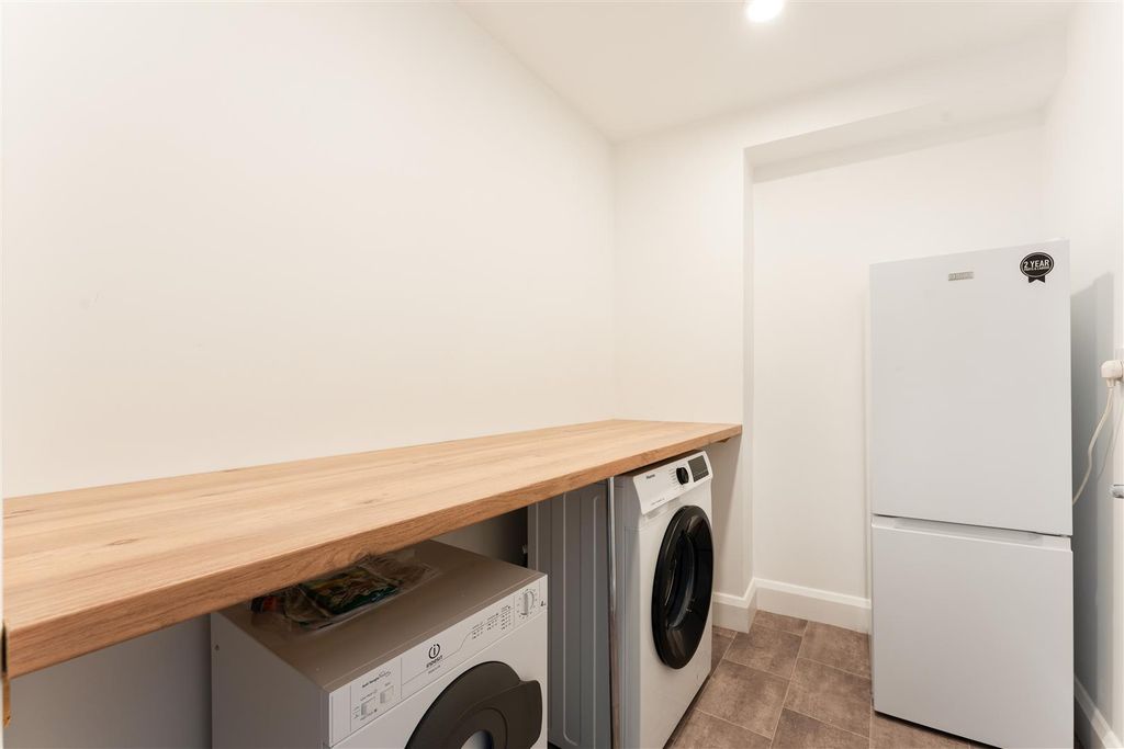 Property photo 1 of 7 38 Windsor Road-3.Jpg