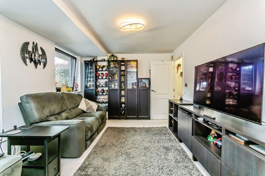 Property photo 2 of 20 Photo