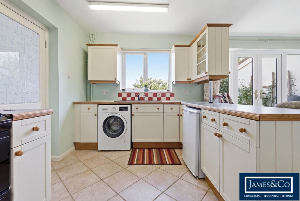 Property photo 3 of 16 25Ongarroadk