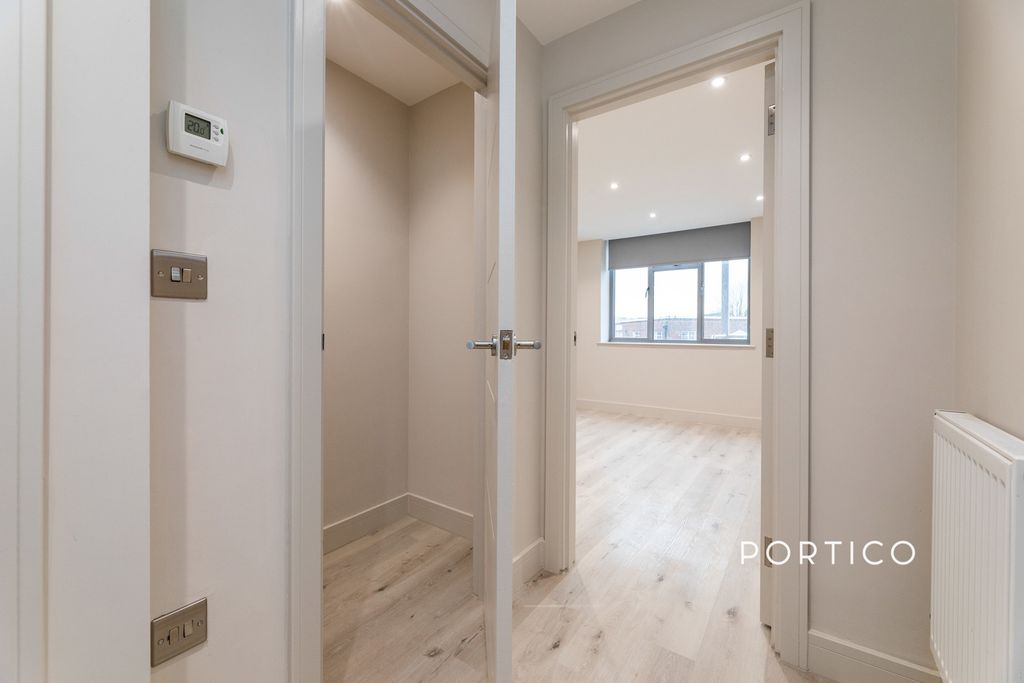 Property photo 2 of 20 Pbox-Img.Jpg