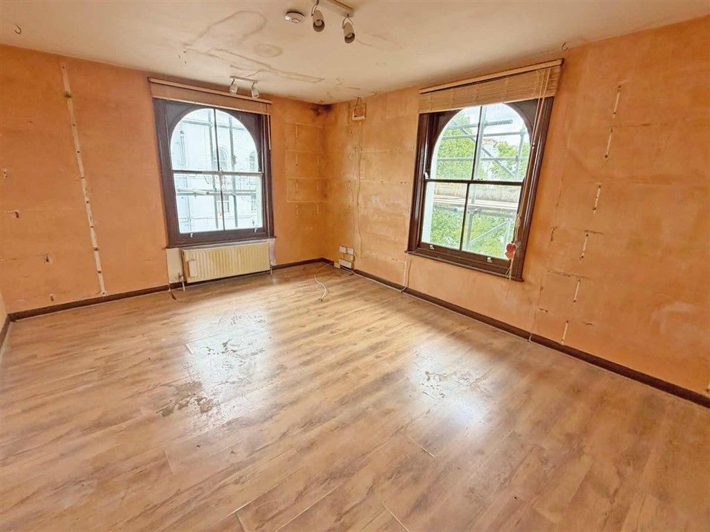 Property photo 3 of 5