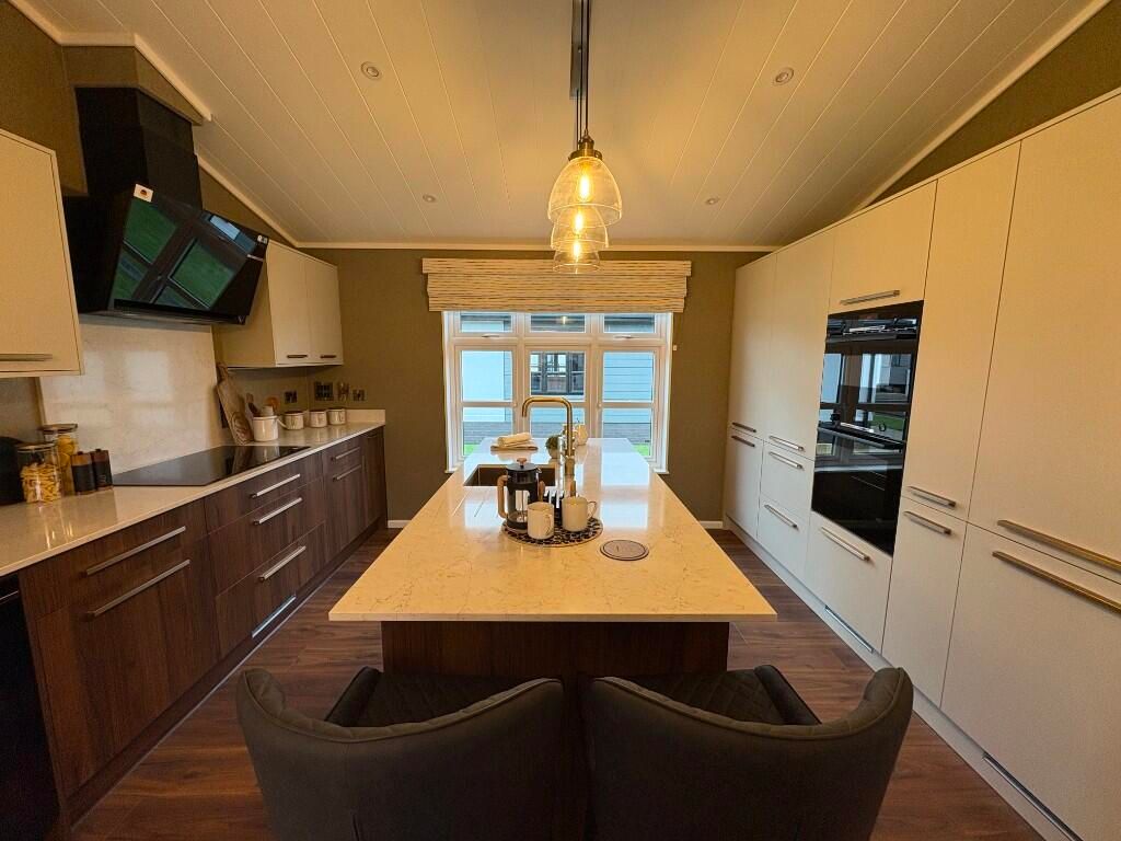 Property photo 3 of 13 Kitchen