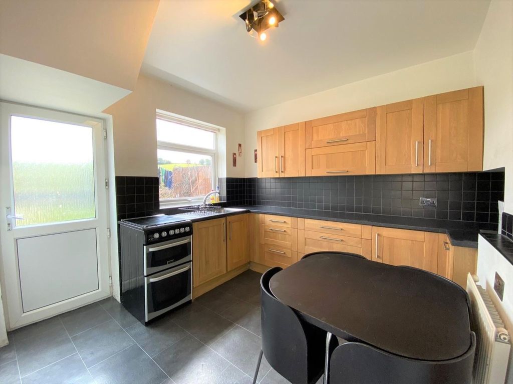 Property photo 3 of 11 Kitchen Diner