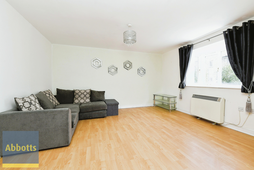 Property photo 2 of 8