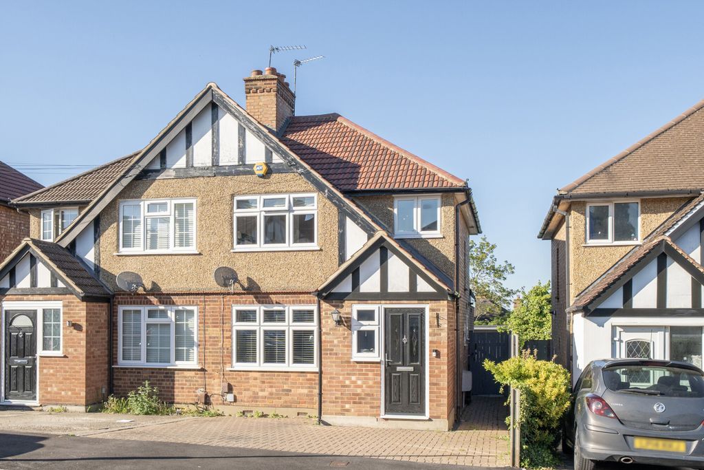 Property photo 1 of 20 1439556-18-69Ea54...