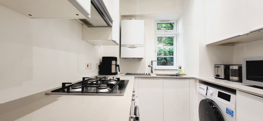 Property photo 3 of 6 Gallery