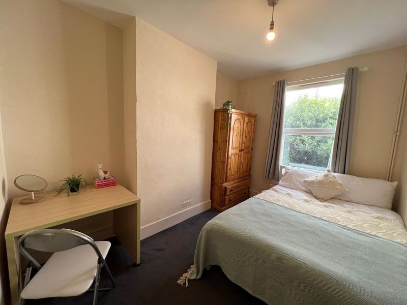 Property photo 1 of 9 Bed