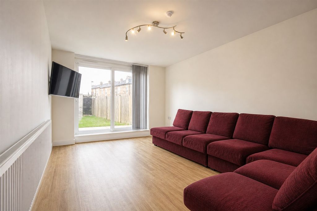 Property photo 2 of 51 Approach