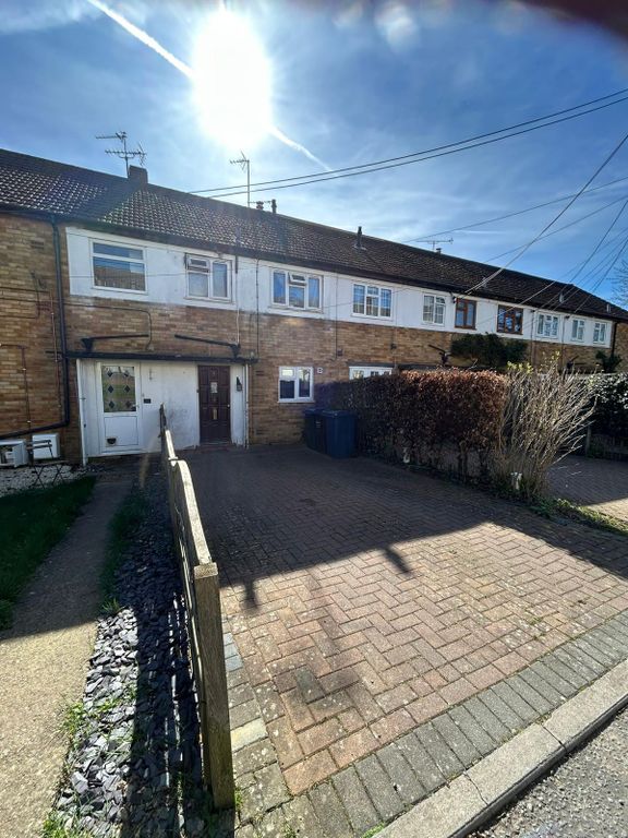 Property photo 1 of 6 Refurbished 2 Bedroom Terraced House With Garden &amp; Driveway In Amersham Hp7