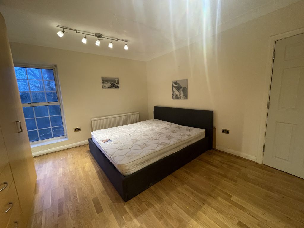 Property photo 3 of 6