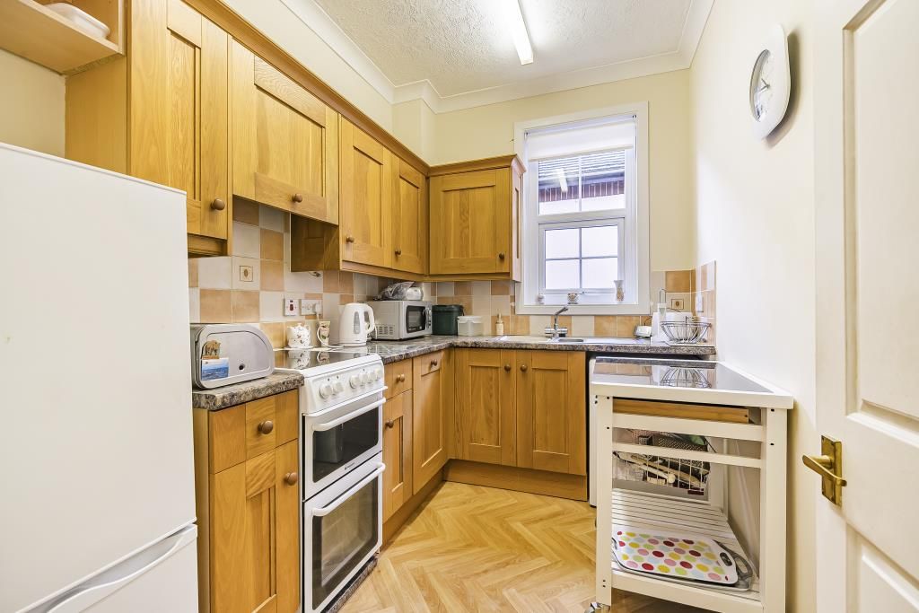 Property photo 3 of 12 Kitchen