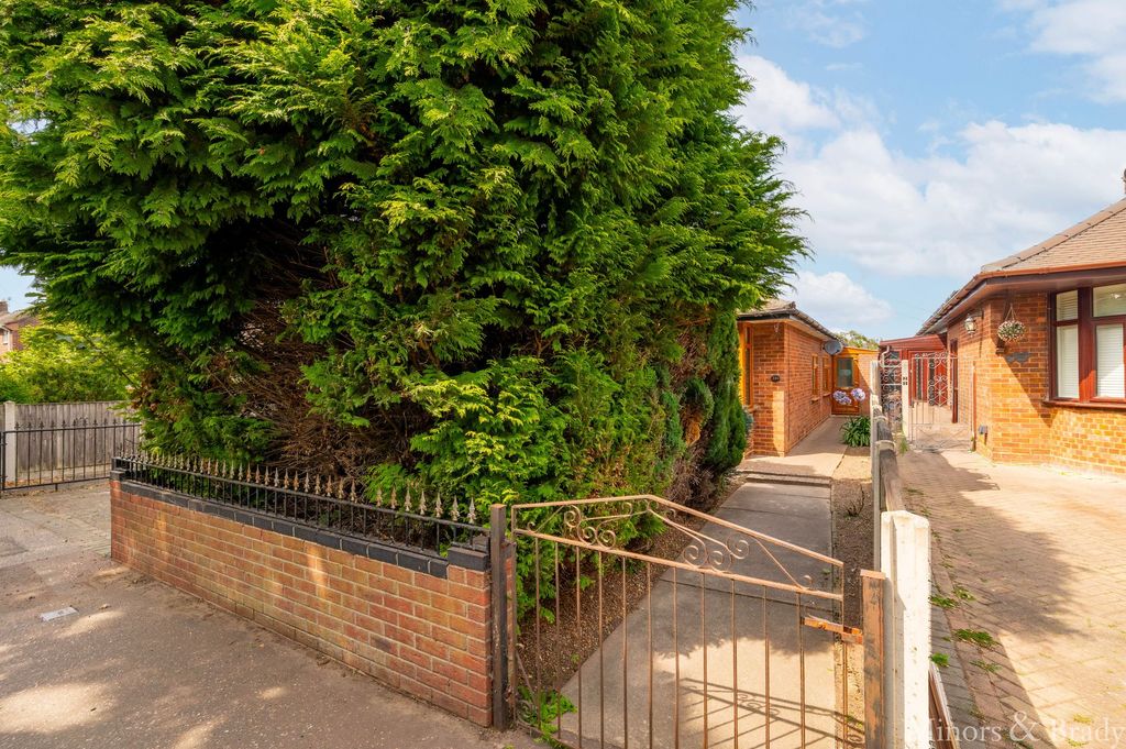 Property photo 2 of 5