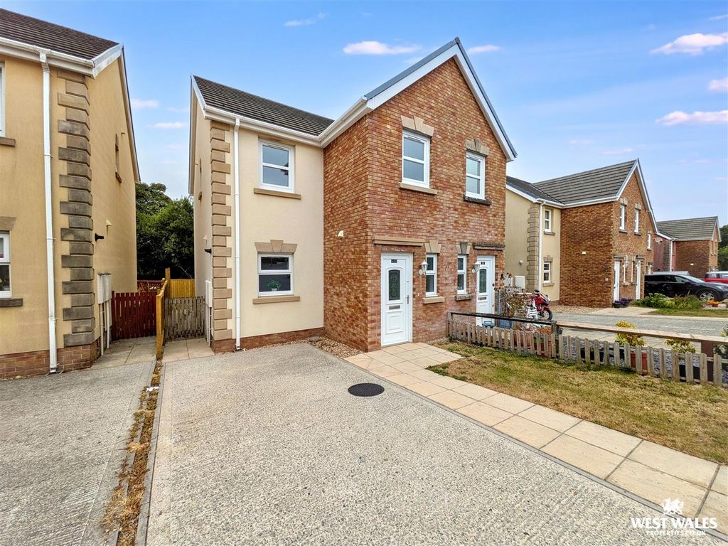 Property photo 1 of 21 14592.Jpg