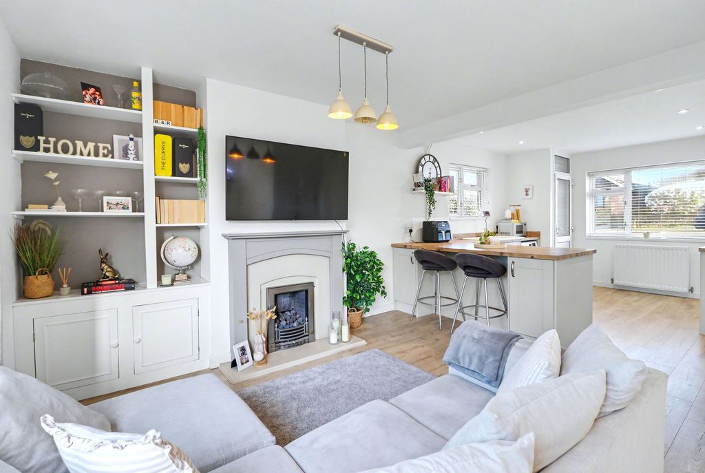 Property photo 2 of 15