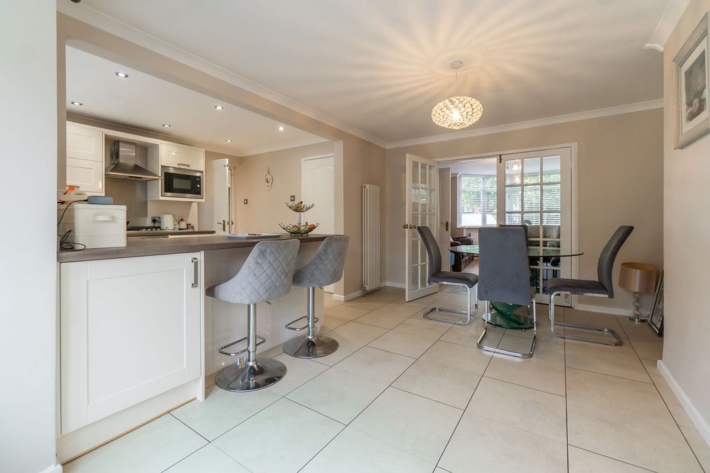 Property photo 3 of 34