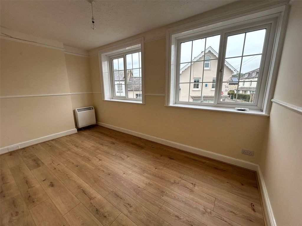 Property photo 3 of 7 Picture No. 06