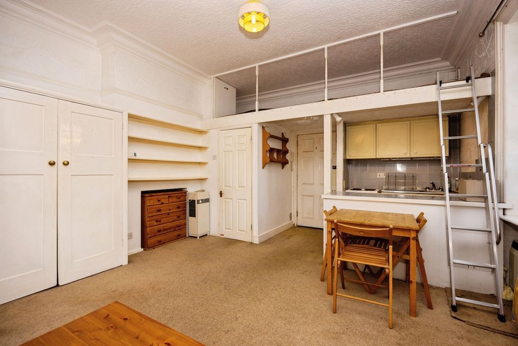 Property photo 3 of 13 Pbox-Img.Jpg