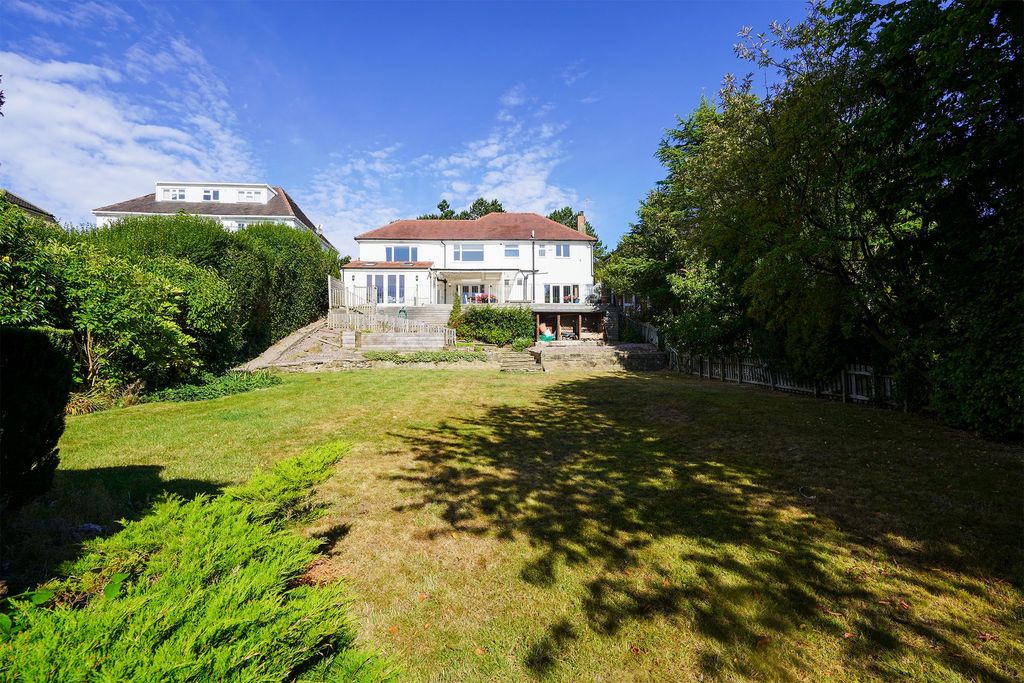 Property photo 1 of 31