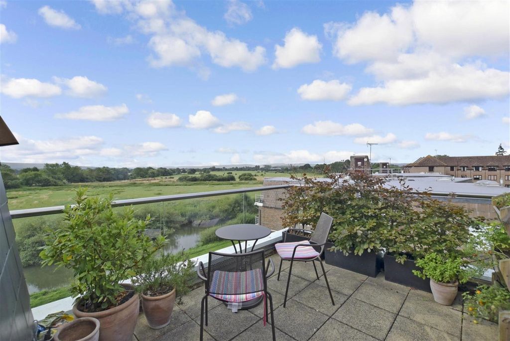 Property photo 1 of 13 Garden