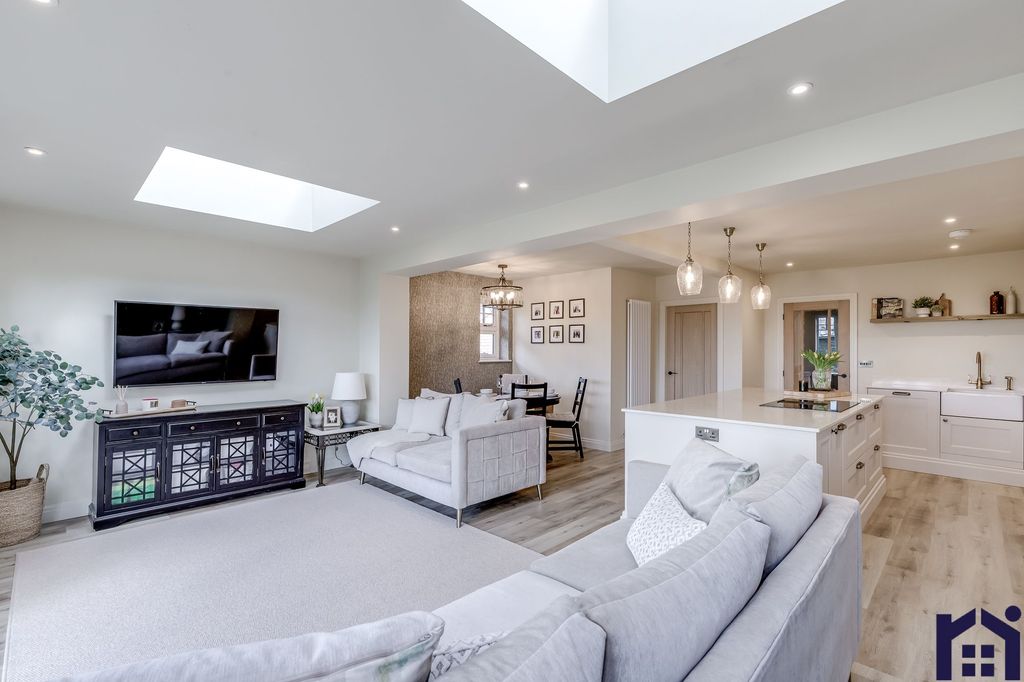 Property photo 2 of 37 Heart Of The Home