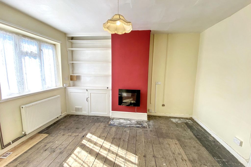 Property photo 3 of 18 11 Woodlands Bungalows, Chippenham, Wiltshire, Sn14 0Hj